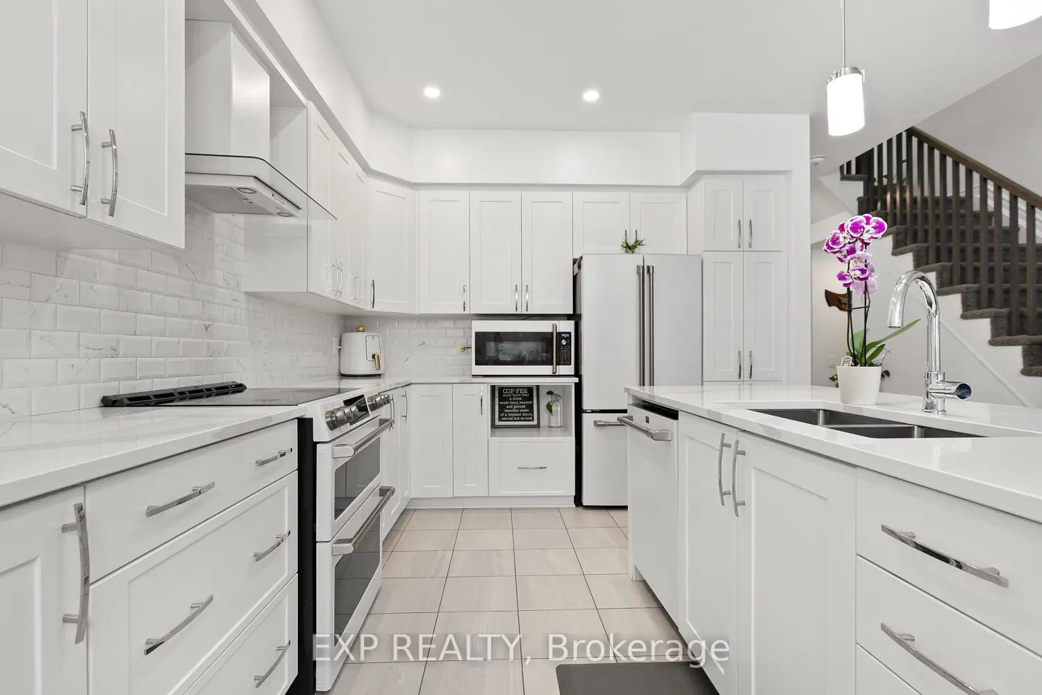 1010 Eider Street photo 4