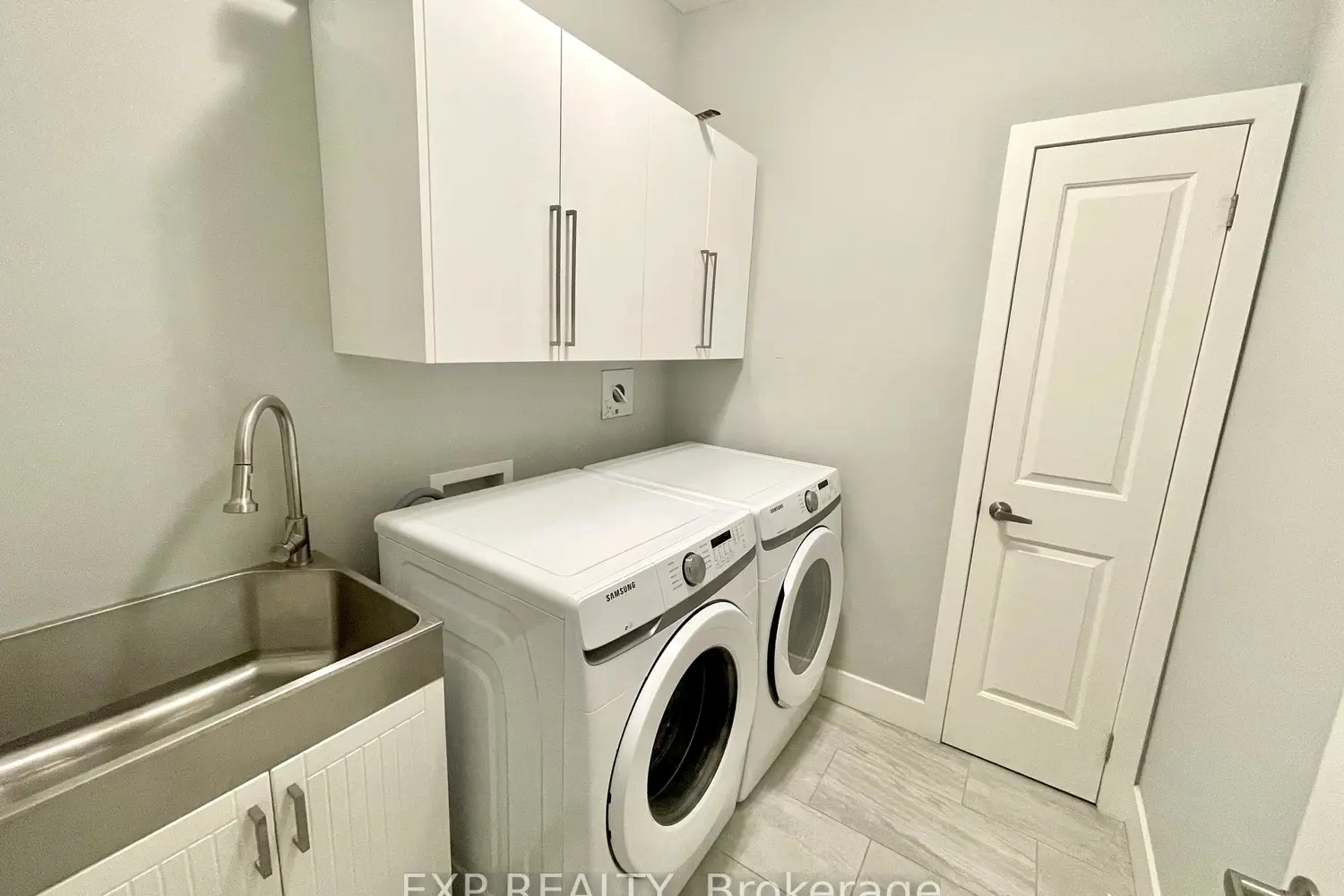2284 Evans Boulevard 52 photo 4