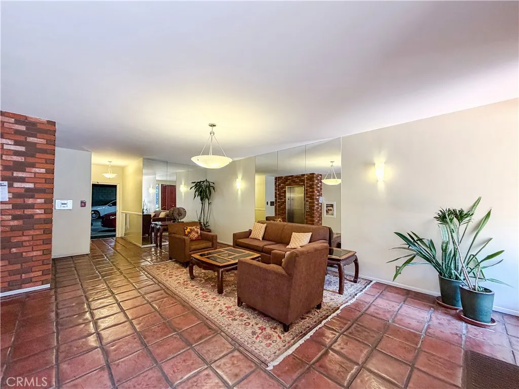 Additional image 59 of 1944 Glendon Unit 209, Los Angeles, CA 90025