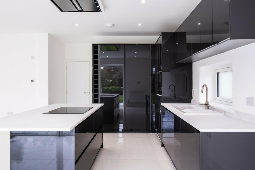 Additional image 19 of Large 4 bed house Coombe Avenue