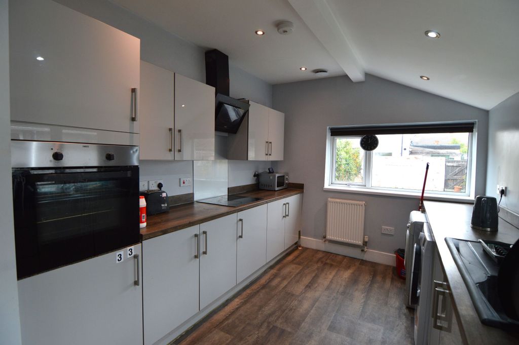 Additional image 5 of Room to rentWelholme Road, Grimsby DN32
