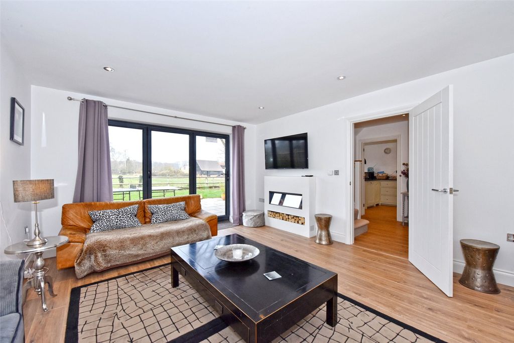 Additional image 4 of 4 bed detached house to rentBinfield Heath, Henley-On-Thames, Oxfordshire RG9