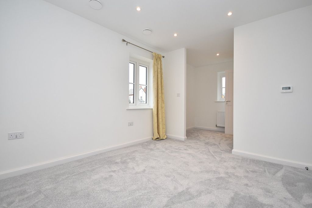 Additional image 11 of 3 bed detached house to rentSandpit Close, Collingtree, Northampton NN4