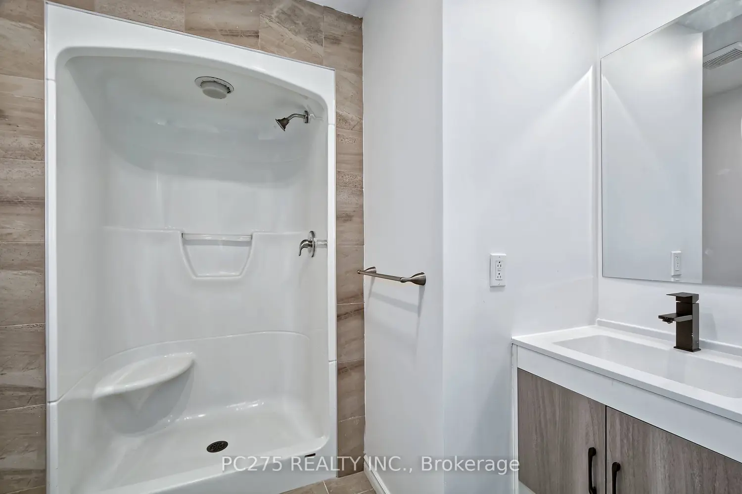 Additional image 8 of 549 Quebec Street