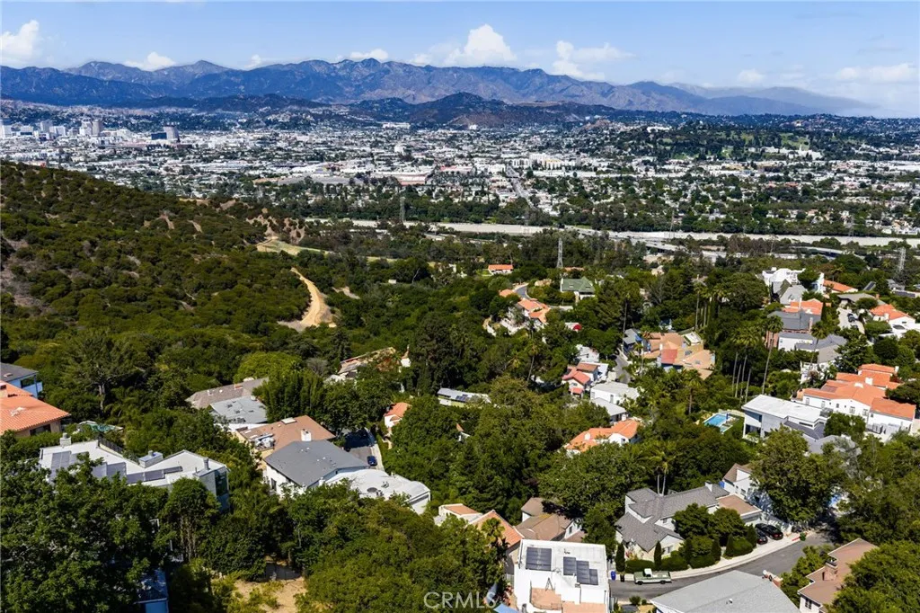 Additional image 117 of 3751 Prestwick Dr, Los Angeles, CA 90027