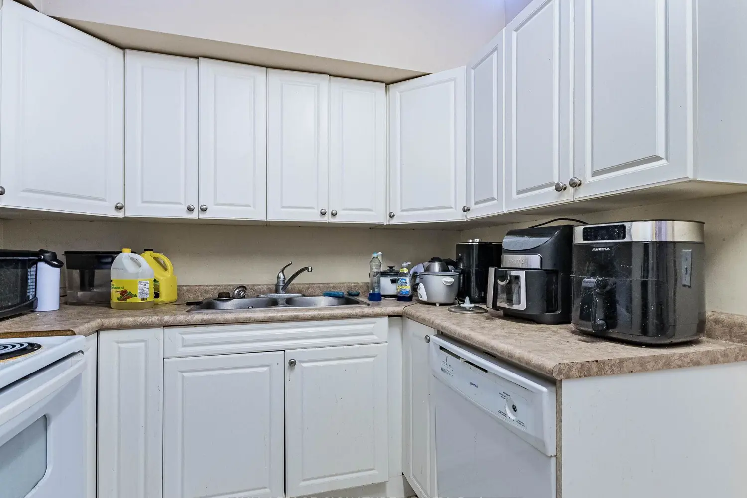 Additional image 6 of 251 Lester Street 203