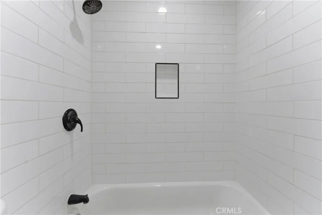 Additional image 39 of 6011 Arlington Ave, Los Angeles, CA 90043