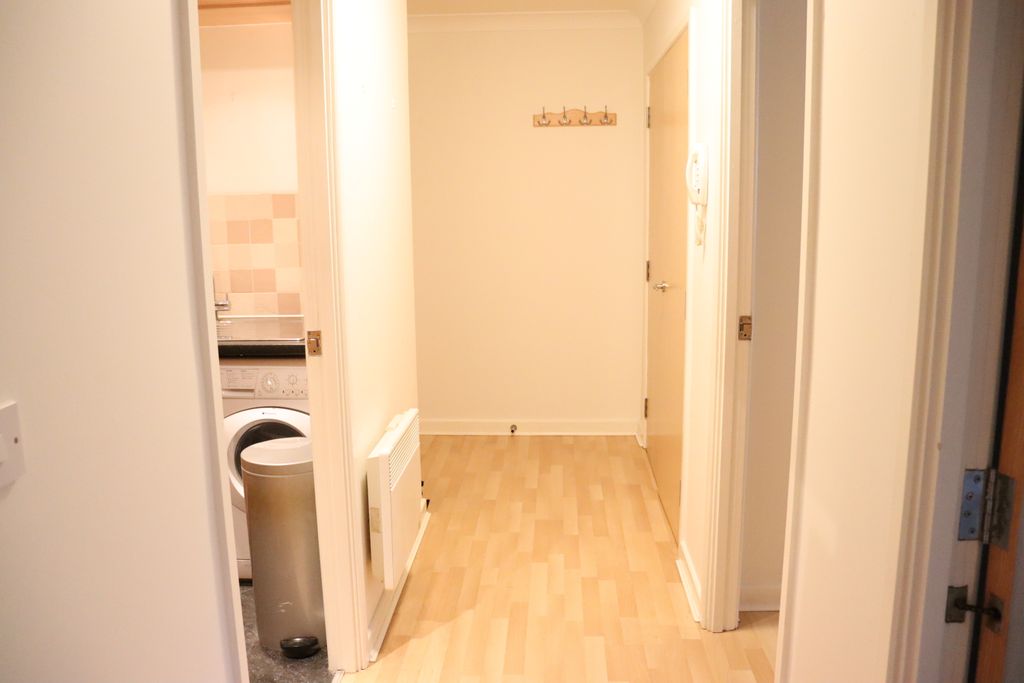 Additional image 5 of 1 bed flat to rentProspect Place, Hipley Street, Woking GU21