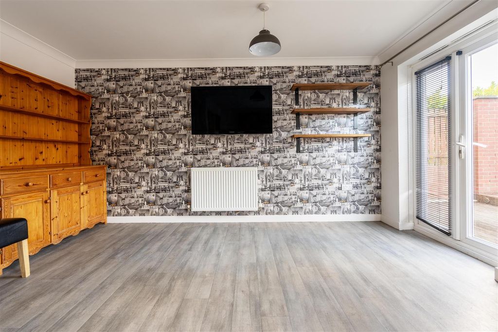 Additional image 4 of 5 bed semi-detached house to rentHarrington Way, Ashington NE63