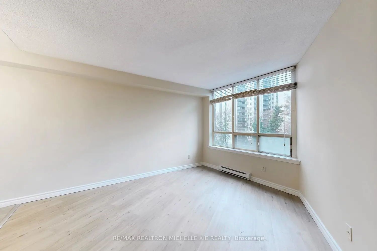 175 Bamburgh Circle 212