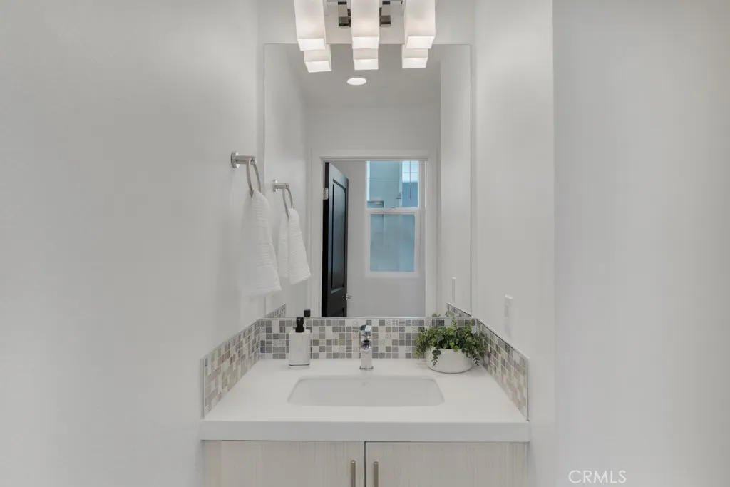 Additional image 49 of 10832 W Riverton Court, North Hollywood, CA 91602