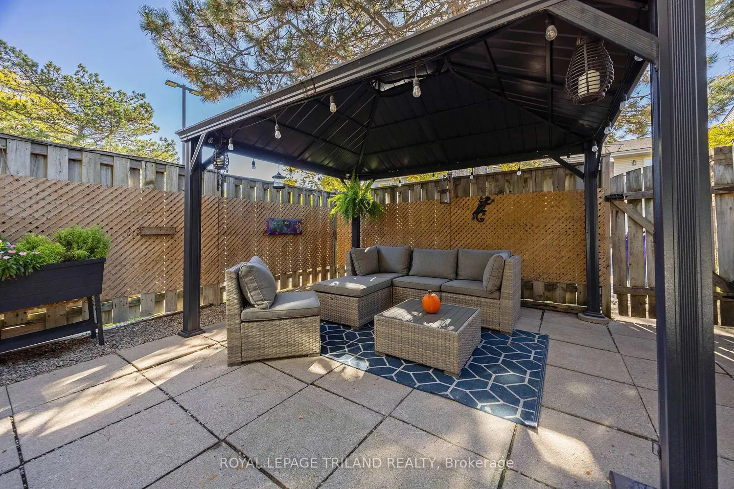 Additional image 18 of 590 Millbank Drive 2