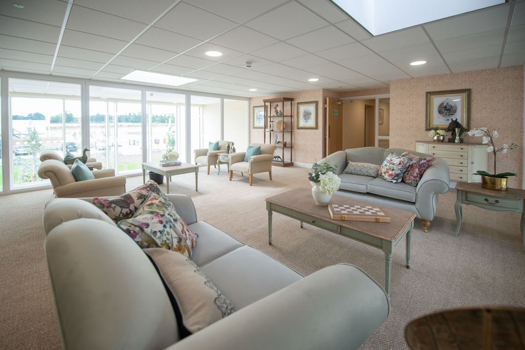 2 bed flat to rentSpringfield Close, Stratford-Upon-Avon CV37 photo 4