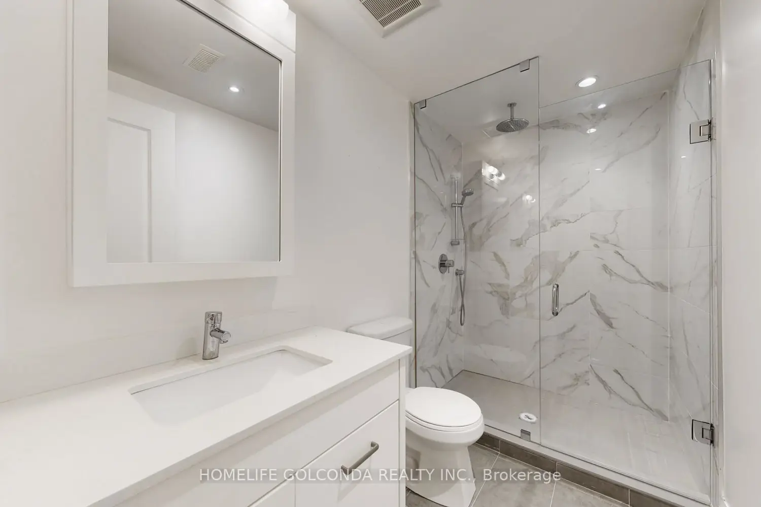 Additional image 17 of 2466B Bayview Avenue