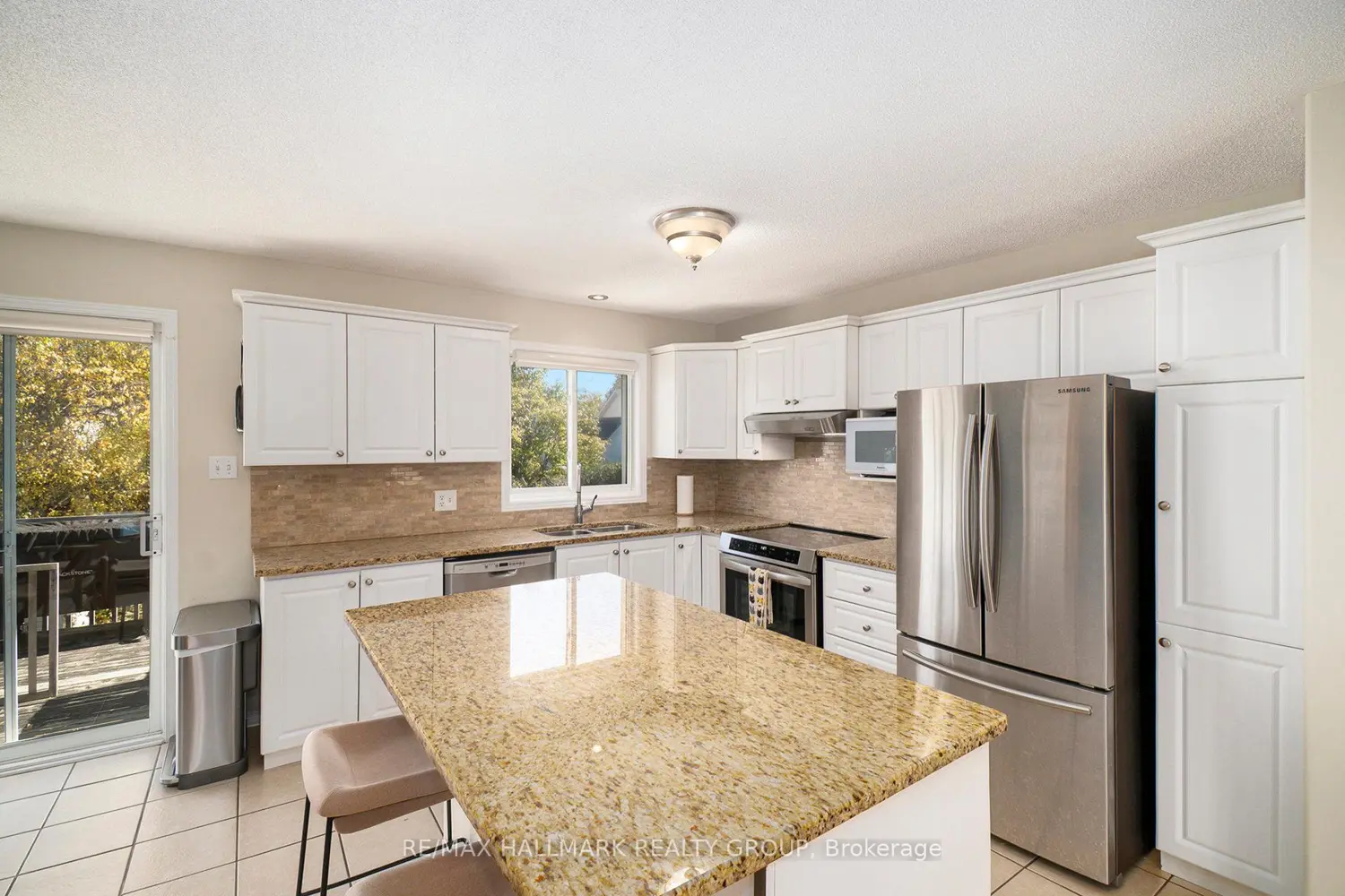 Additional image 4 of 849 Laval Street