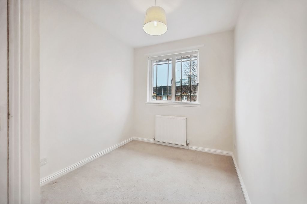 Additional image 10 of 3 bed semi-detached house to rentBrent Road, Glasgow, Glasgow G46