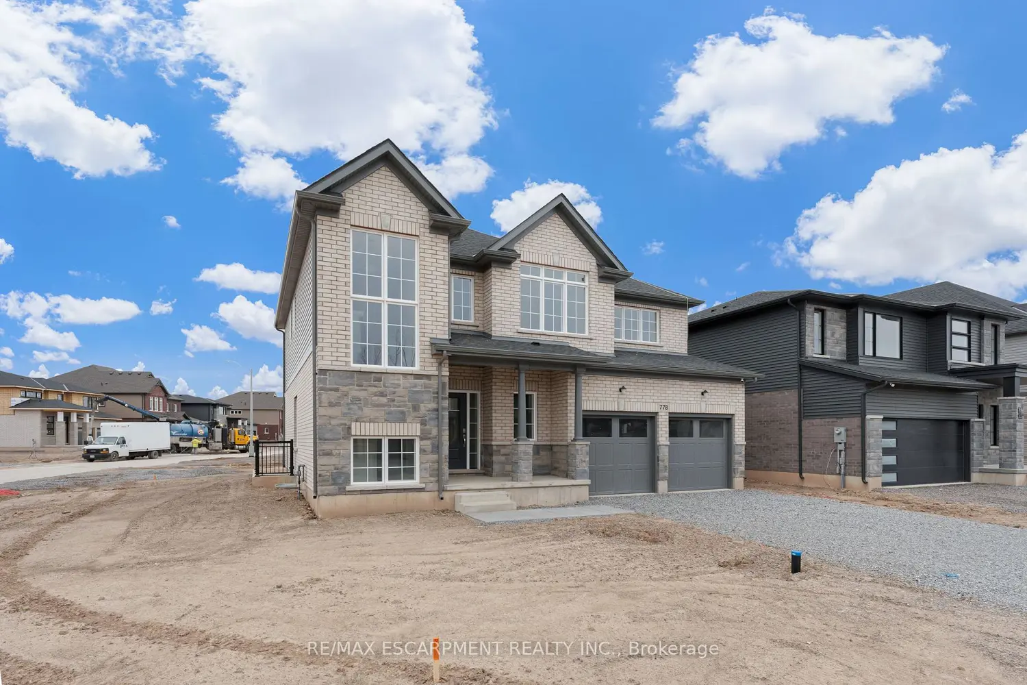 778 Bradford Avenue photo 3