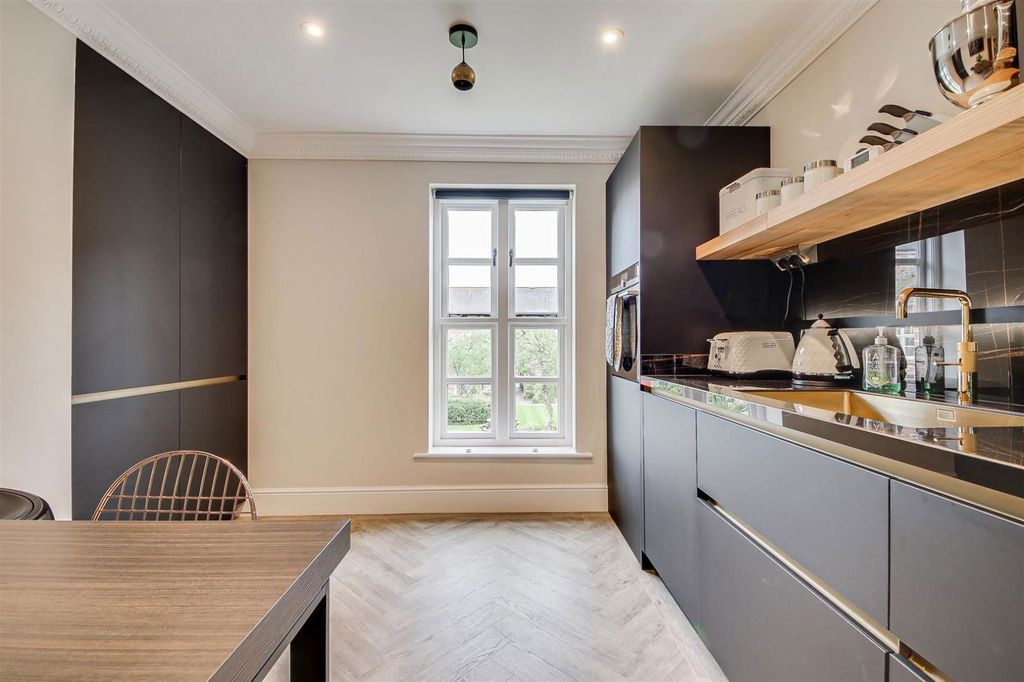 Additional image 11 of 3 bed town house to rentMarine Gate Mansions, Promenade, Southport PR9