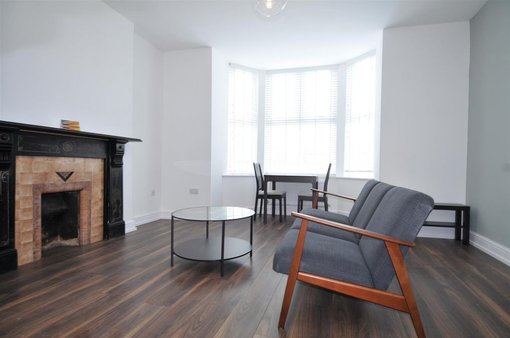1 bed flat to rentAddison Road, Flat 1, Plymouth PL4