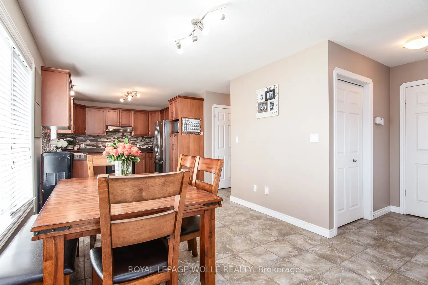 383 Parrott Place photo 5