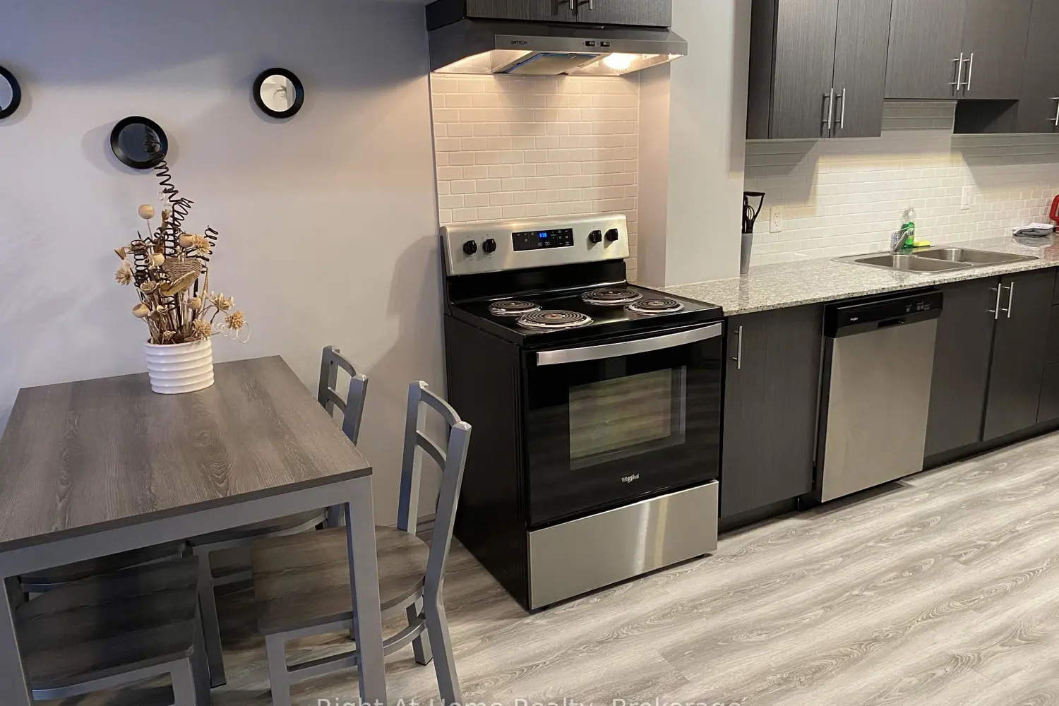 Additional image 9 of 275 Larch Street F202