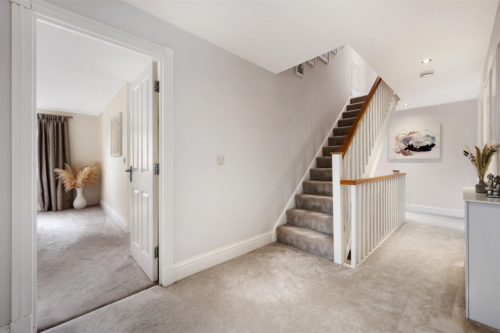 Additional image 25 of 6 bed detached house to rentAspen Drive, Scarcroft, Leeds LS14
