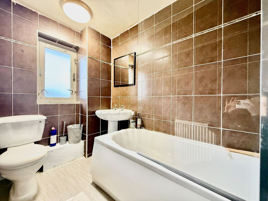Additional image 8 of 3 bed flat to rentMorefield Road, Glasgow G51