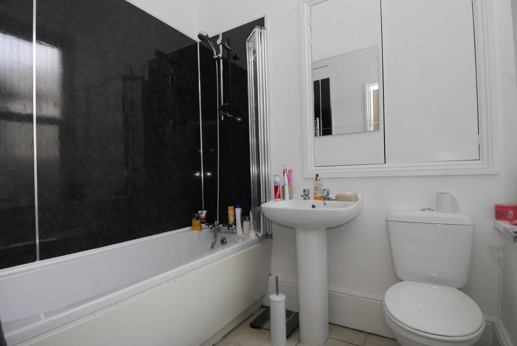 Additional image 4 of 1 bed flat to rentLockyer Road, Flat 1, Plymouth PL3