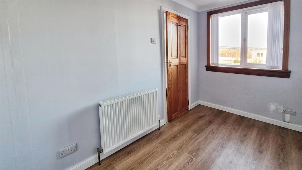 Additional image 14 of 3 bed terraced house to rentCromarty Court, Glenrothes KY6