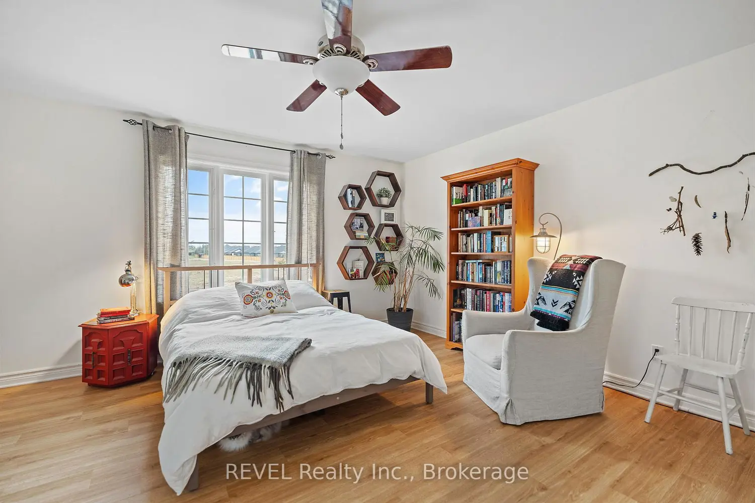 Additional image 3 of 46 Pinot Trail