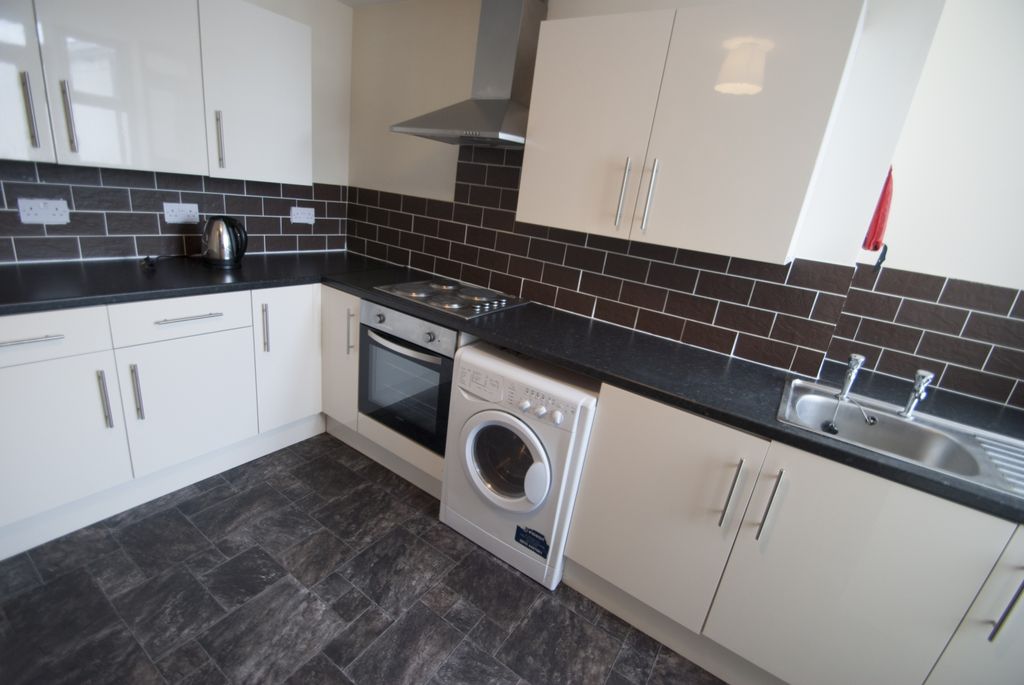 5 bed flat to rentWoodville Road, Cathays CF24