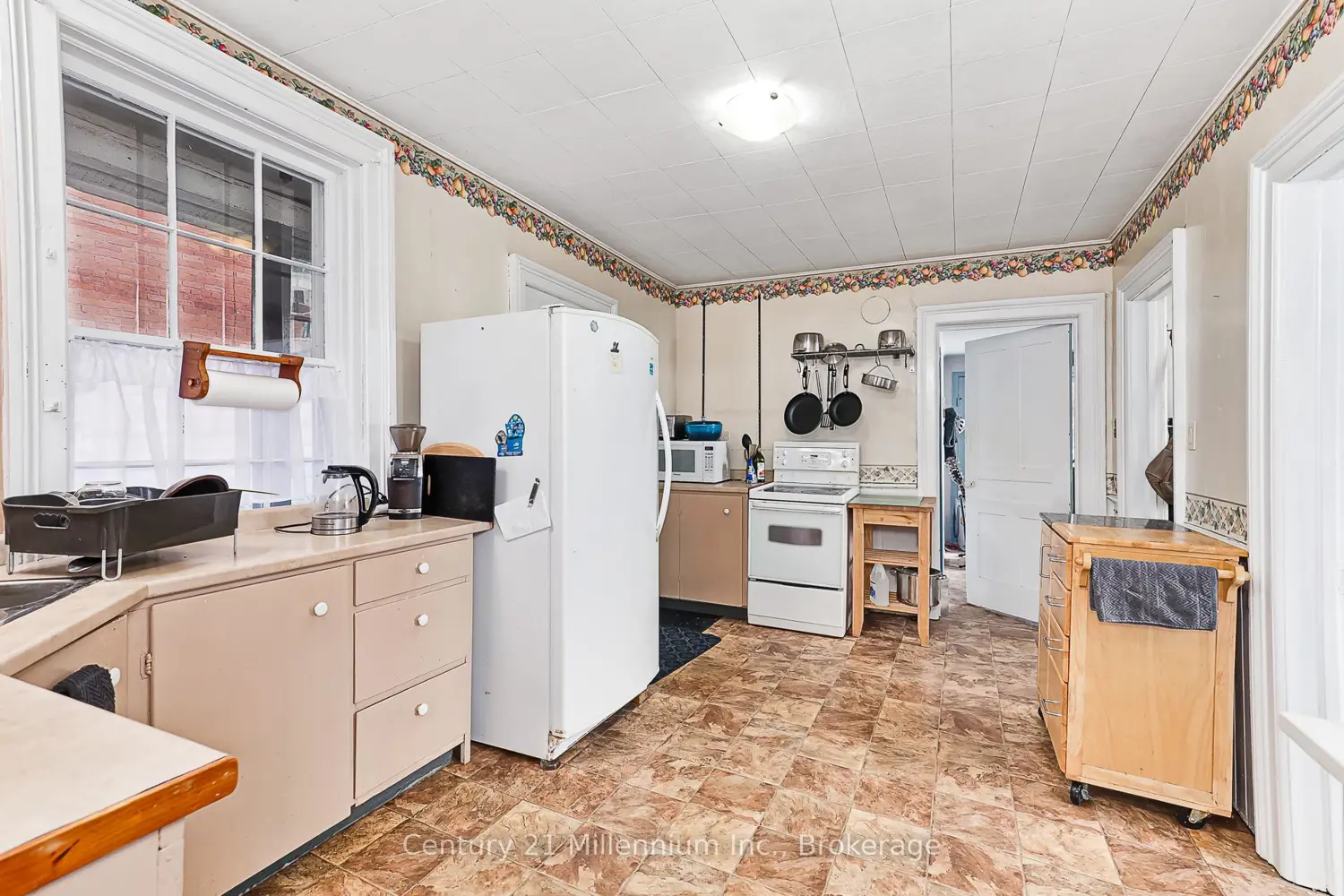 Additional image 7 of 332 Ste Marie Street