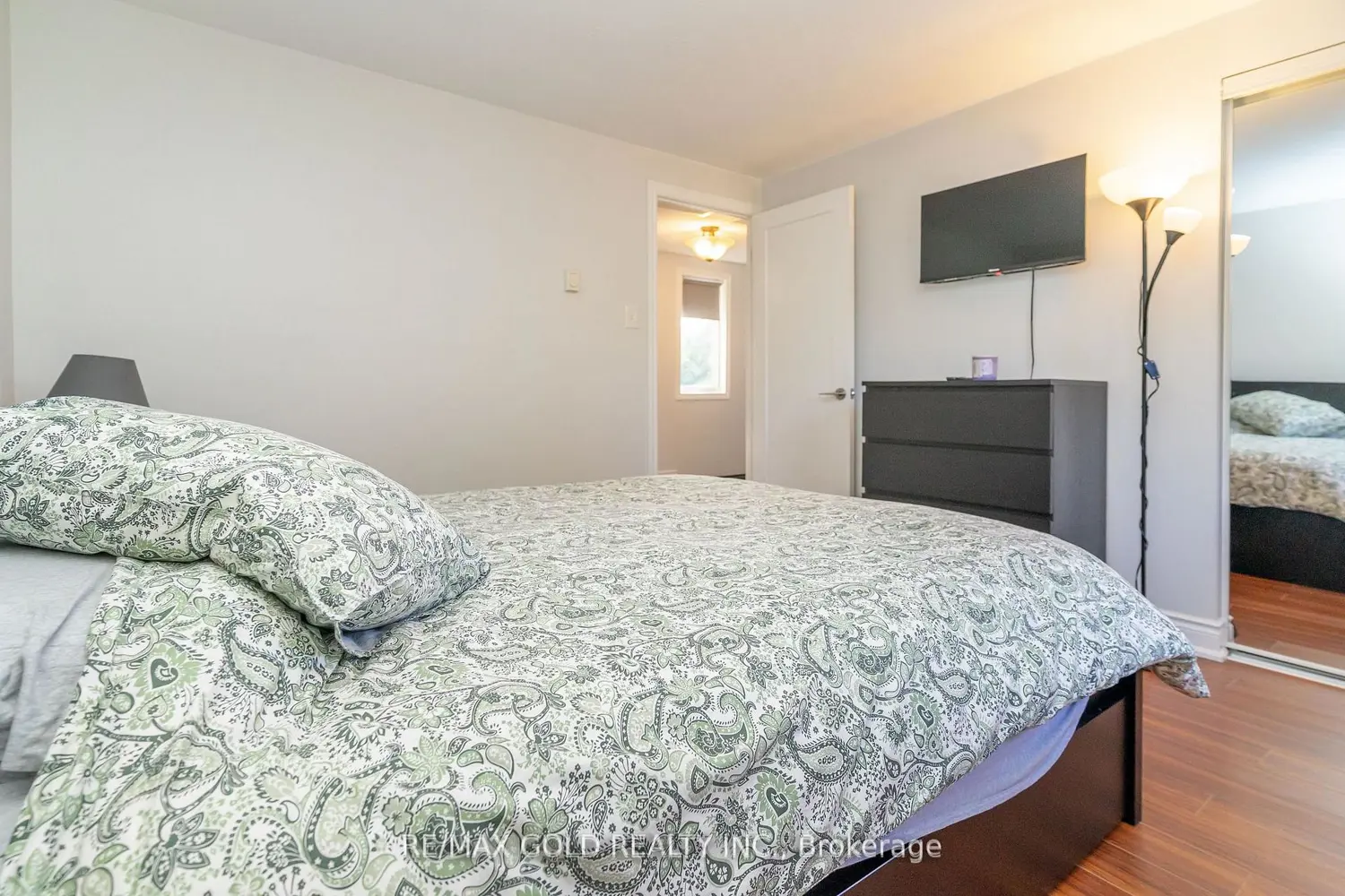 Additional image 10 of 18 Juliette Square