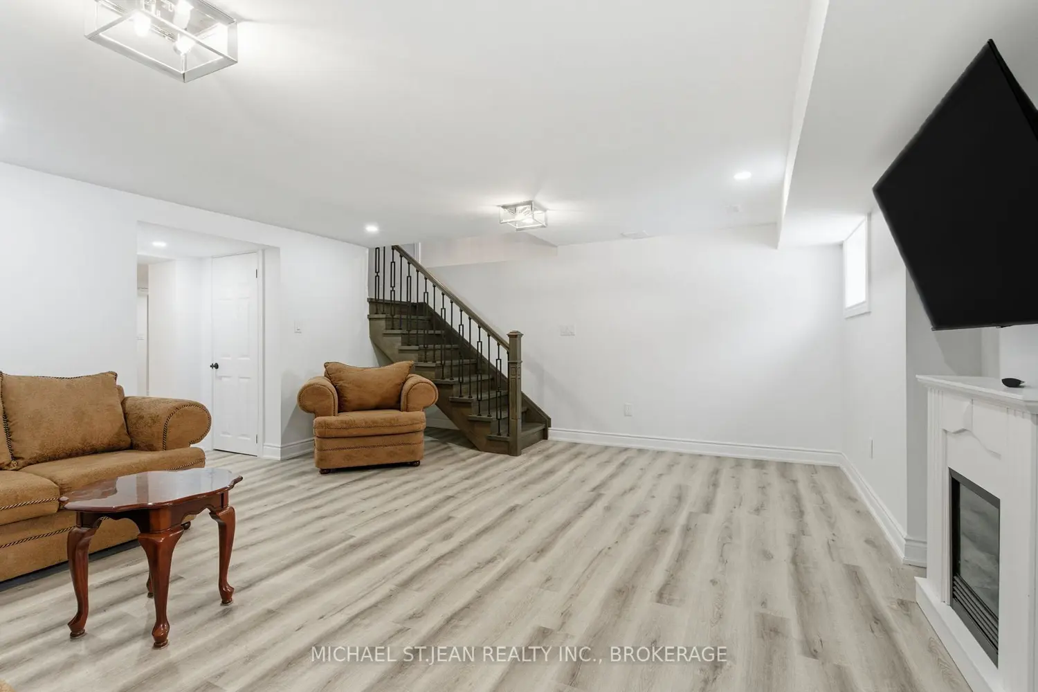 Additional image 11 of 1576 Woodburn Road