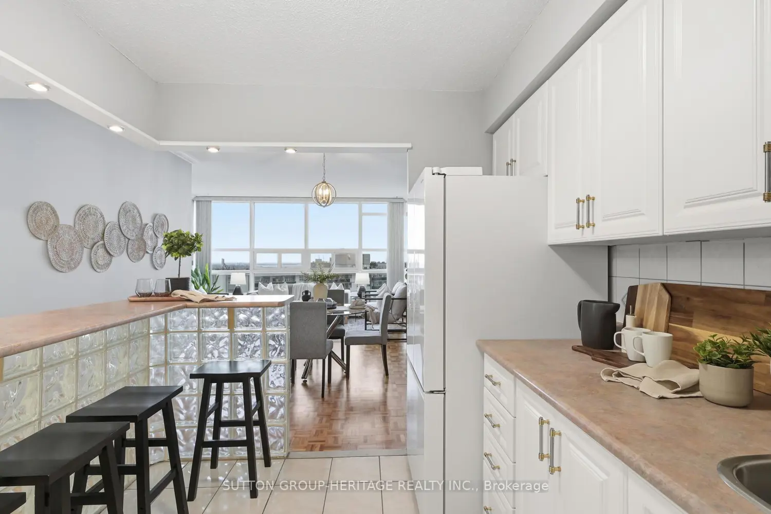 Additional image 11 of 3380 Eglinton Avenue 2007