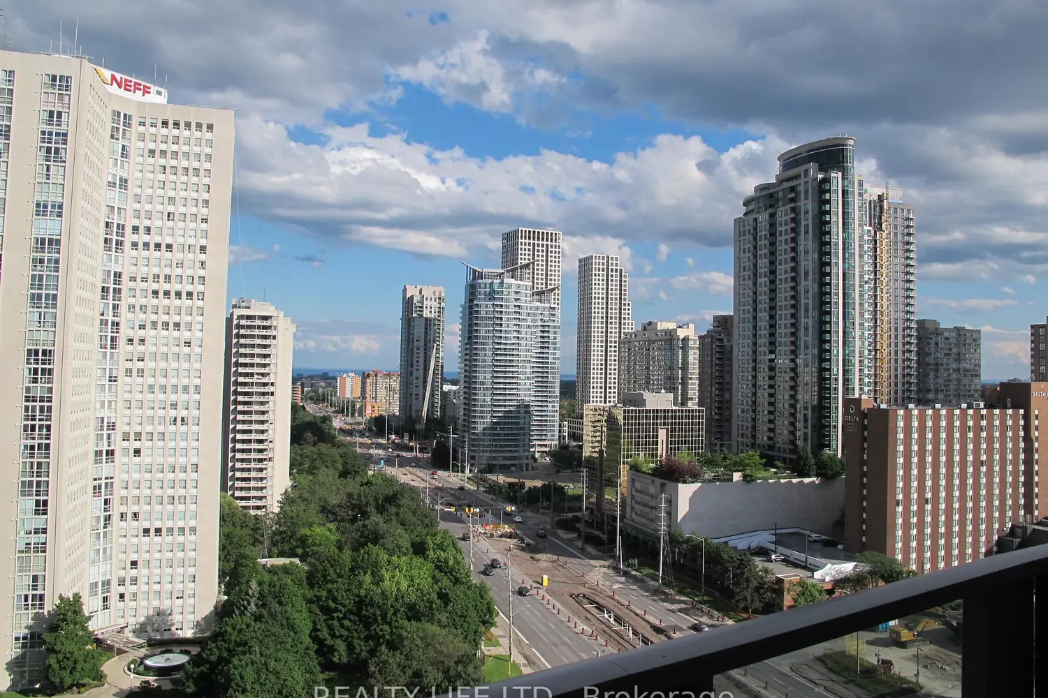 Additional image 16 of 60 Absolute Avenue 1401