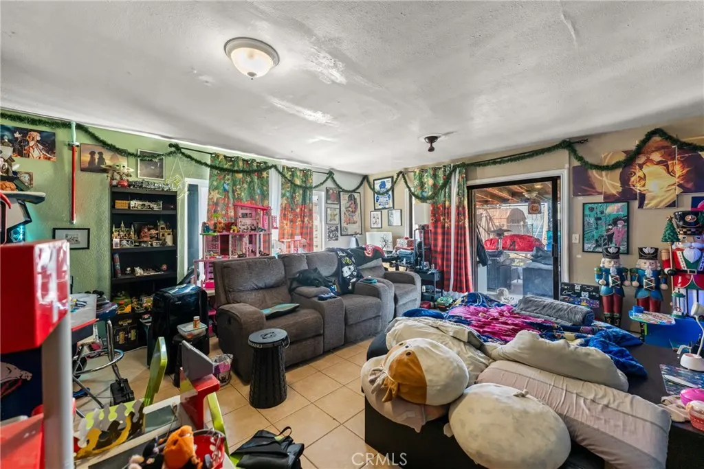 Additional image 57 of 10107 Paloma AVE, Los Angeles, CA 90002