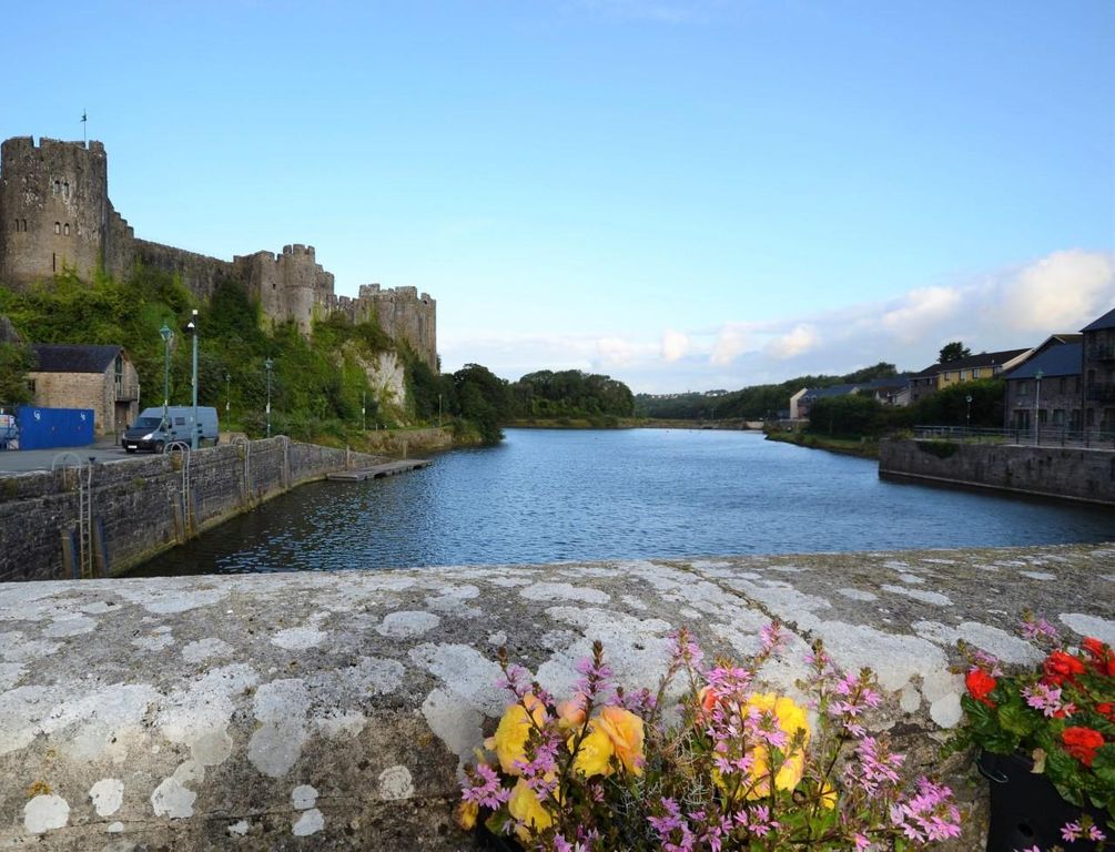 Additional image 2 of 3 bed flat to rentMain Street, Pembroke SA71