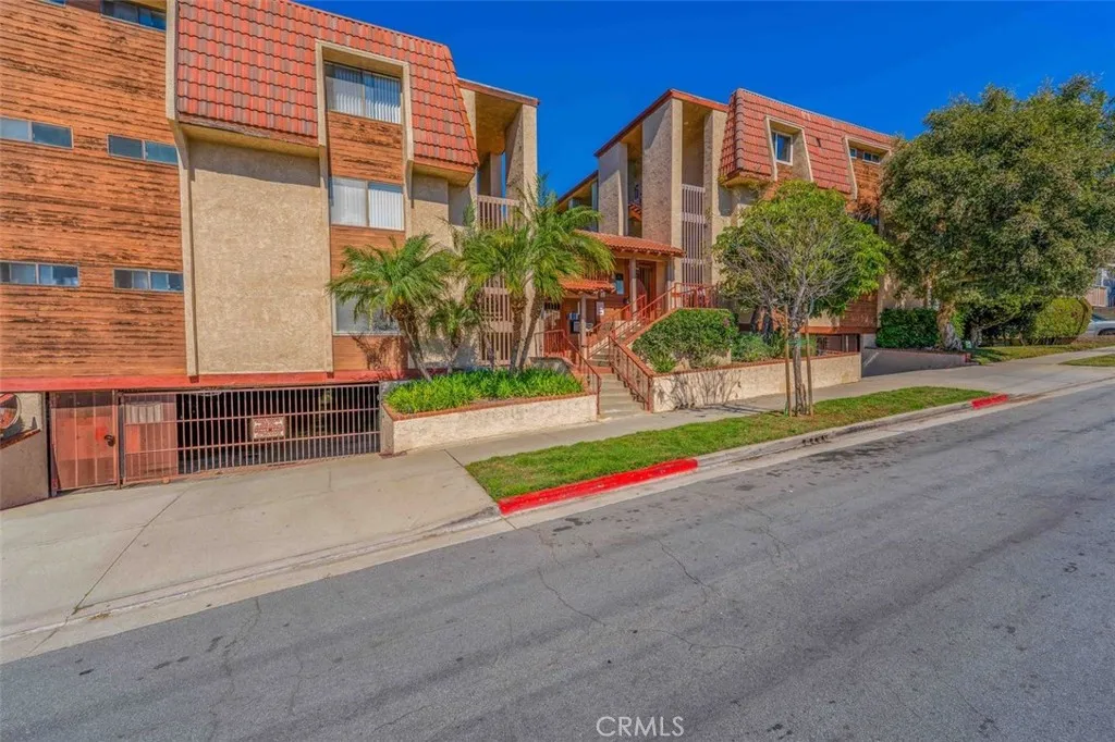 Additional image 2 of 2101 E 21st St Unit 212, Signal Hill, CA 90755