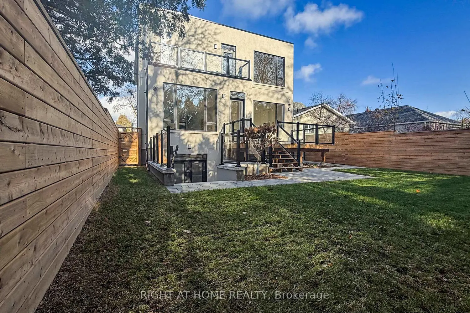 Additional image 16 of 19 Putney Road