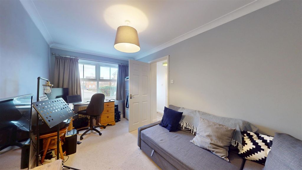 Additional image 3 of 4 bed detached house to rentTennyson Way, Stamford PE9
