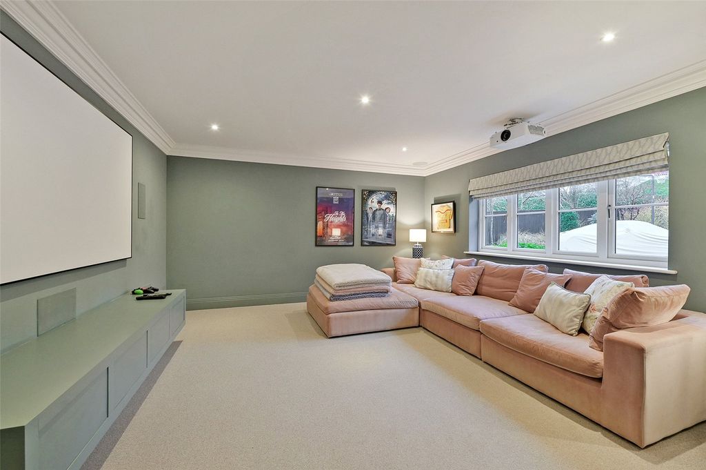Additional image 6 of 5 bed detached house to rentNew Road, Shiplake, Henley-On-Thames, Oxfordshire RG9