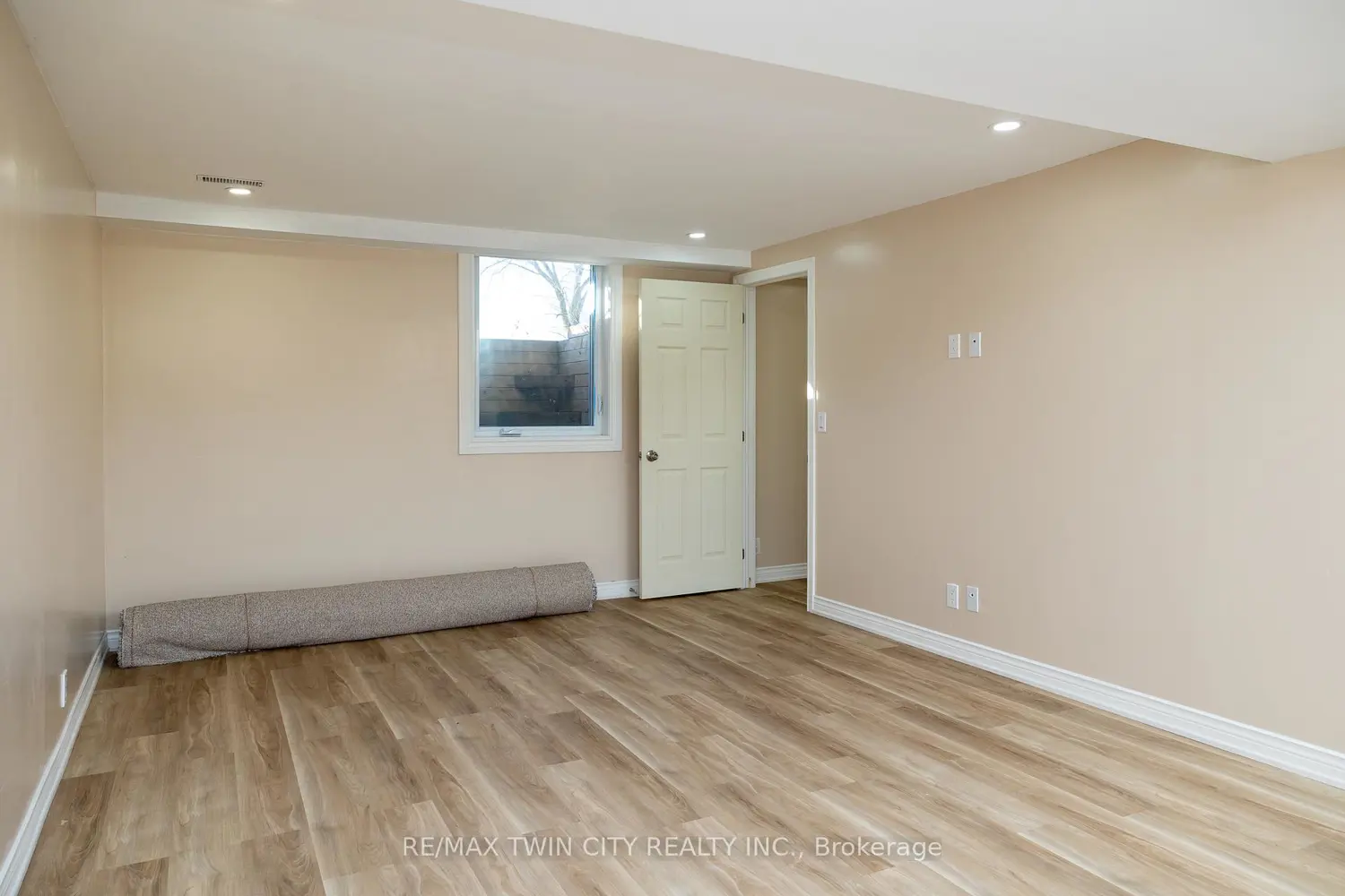 Additional image 19 of 4595 Kelvin Road