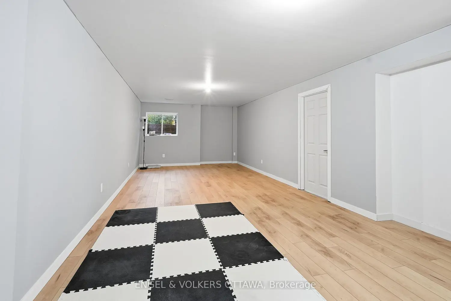 Additional image 16 of 135 Anthracite Private