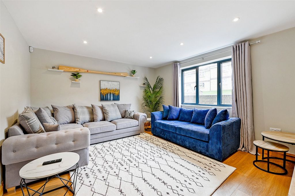 Additional image 6 of 4 bed semi-detached house to rentLuker Avenue, Henley-On-Thames, Oxfordshire RG9