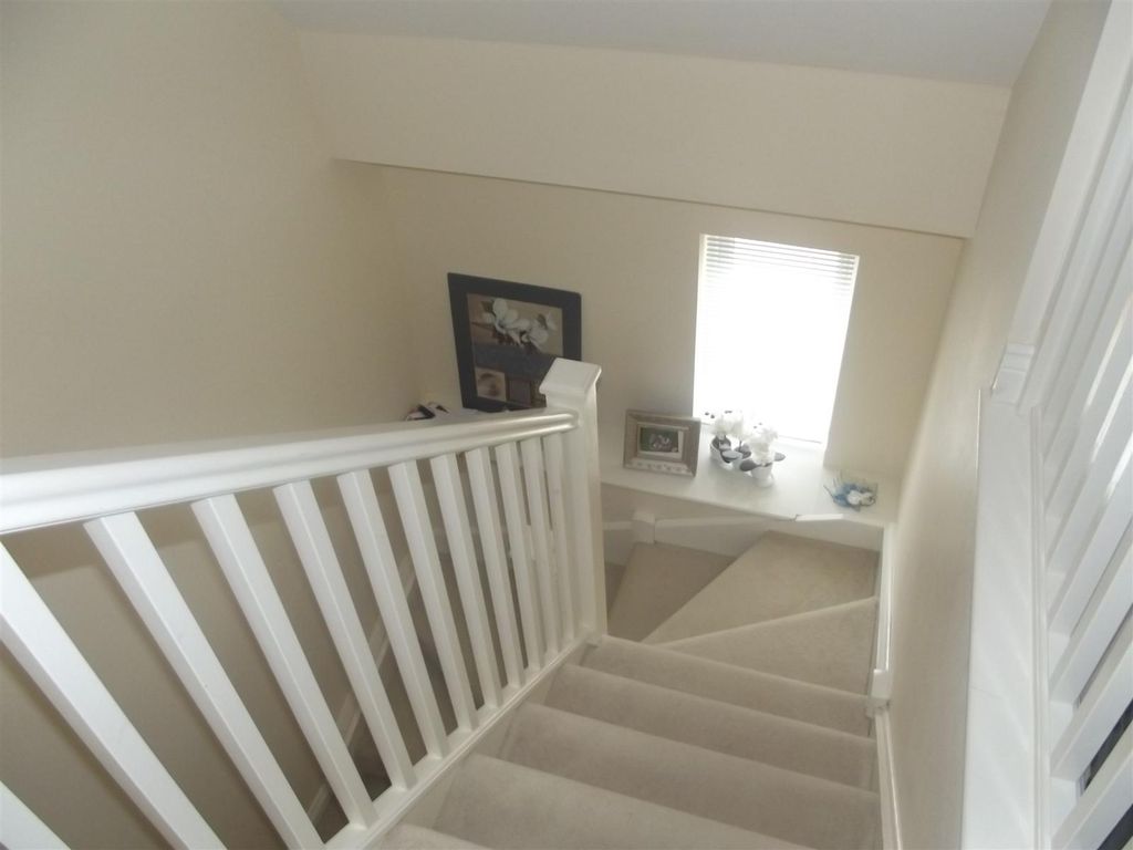 Additional image 7 of 4 bed town house to rentRhode Island Drive, Exeter EX2