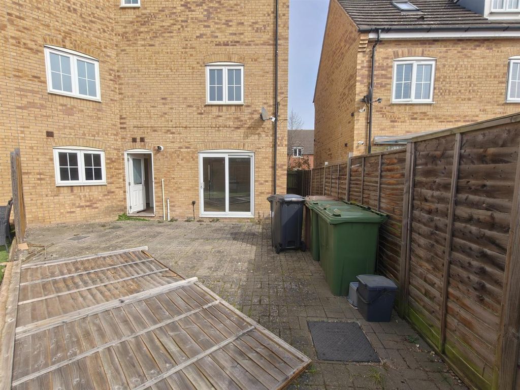 Additional image 15 of 5 bed property to rentHampton Vale, Peterborough PE7