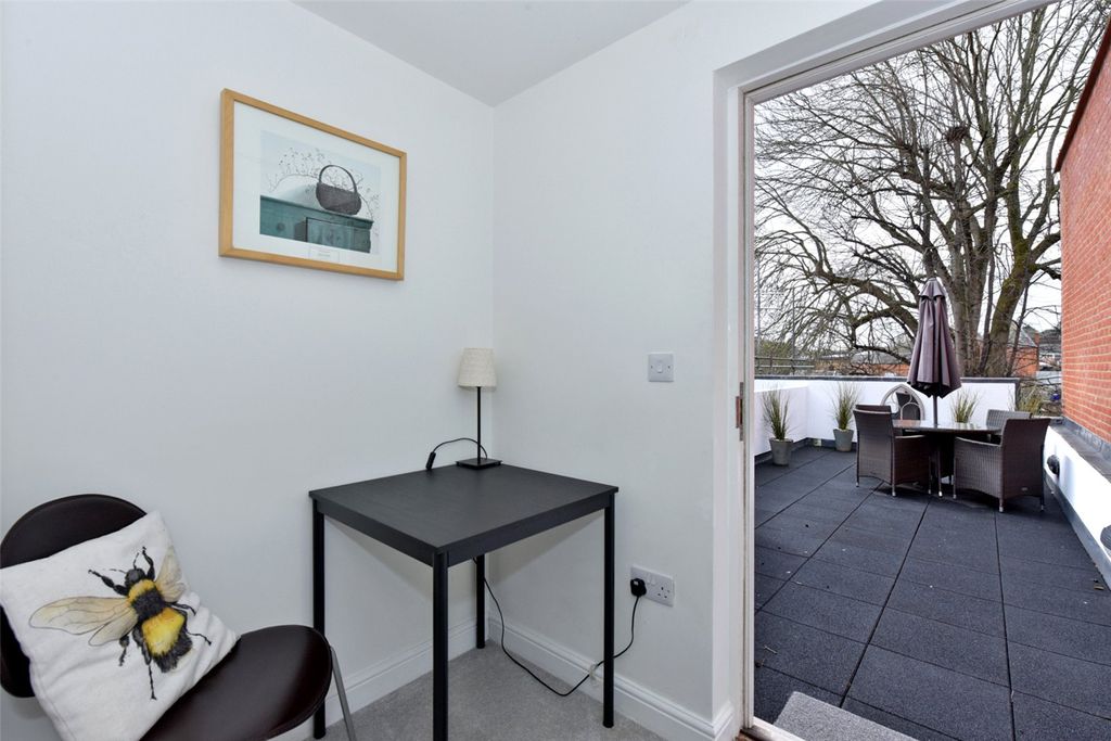 Additional image 9 of 2 bed flat to rentTuns Lane, Henley-On-Thames, Oxfordshire RG9