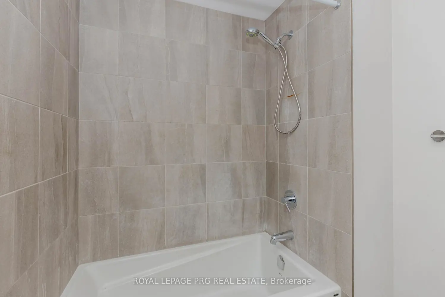 Additional image 12 of 143 Elgin Street 6