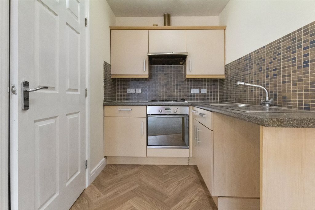 Additional image 2 of 2 bed flat to rentWillingham Court, Grimsby DN32